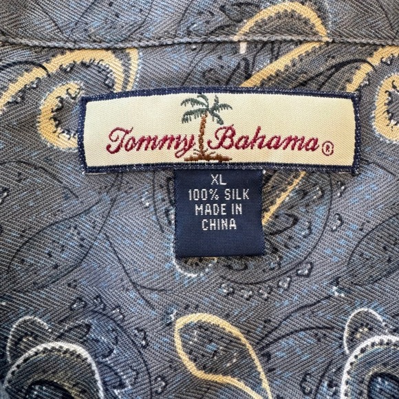 Tommy Bahama XL 100% Silk Gray Paisley Button Up Short Sleeve Men's Shirt - Picture 8 of 8